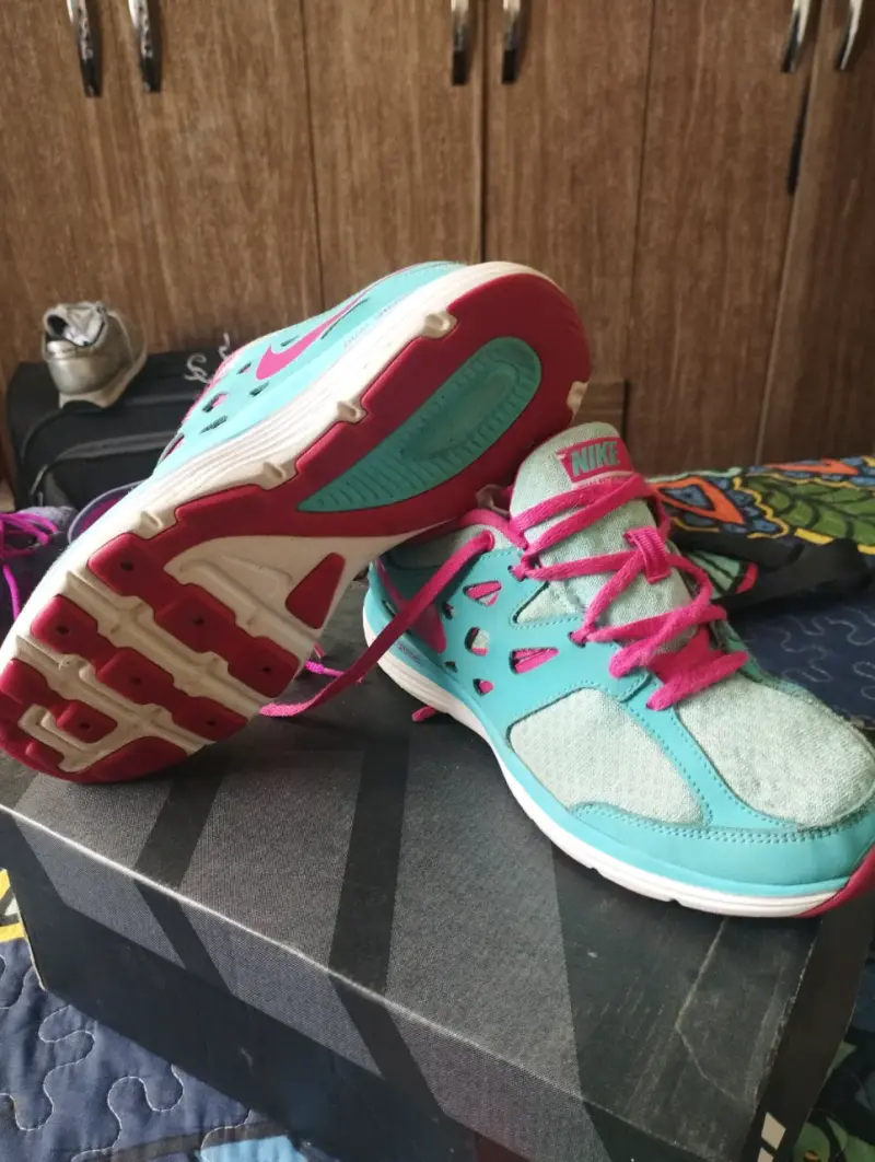 Zapatillas deportivas Nike Dual Fusion turquesa y rosado - 2