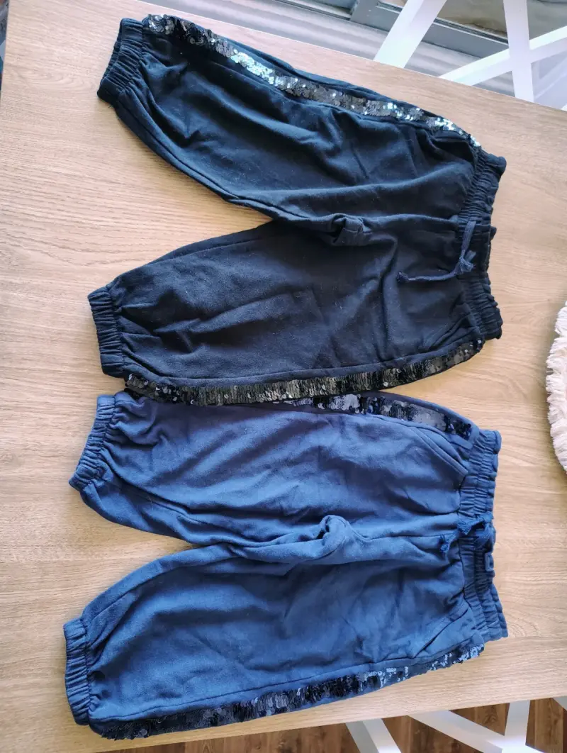 Pantalones de niña con lentejuelas negros y azules - 1