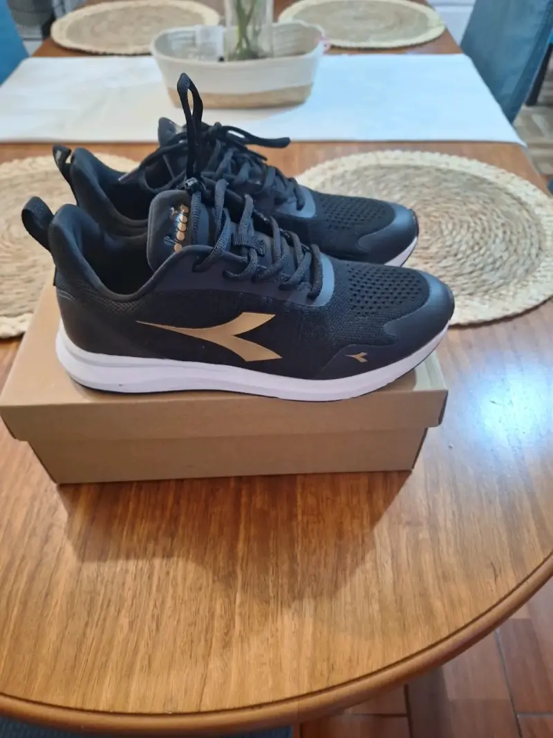 Zapatillas running negras Diadora Soluna para mujer - 1