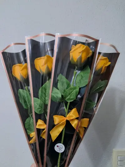 Rosas amarillas de jabón - miniatura 1