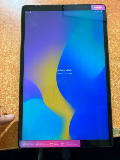 Tablet Lenovo con pantalla grande y cámara dual - miniatura 2