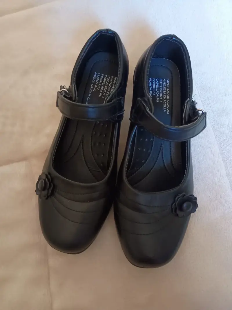 Zapatos escolares negros para niña con flor - 1