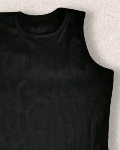 Conjunto de top y jeans negros para mujer - miniatura 3