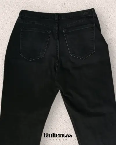 Conjunto de top y jeans negros para mujer - miniatura 6