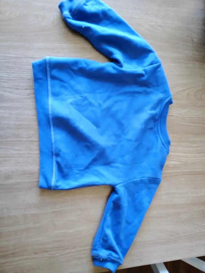 Polerón azul para niño con unicornio - 3