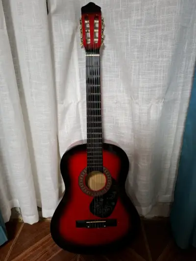 Guitarra acústica clásica roja con diseño floral - miniatura 1