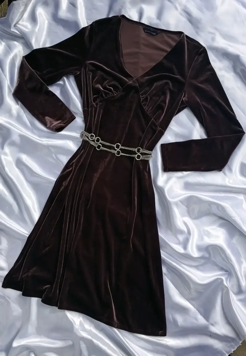 Vestido de terciopelo marrón - 4