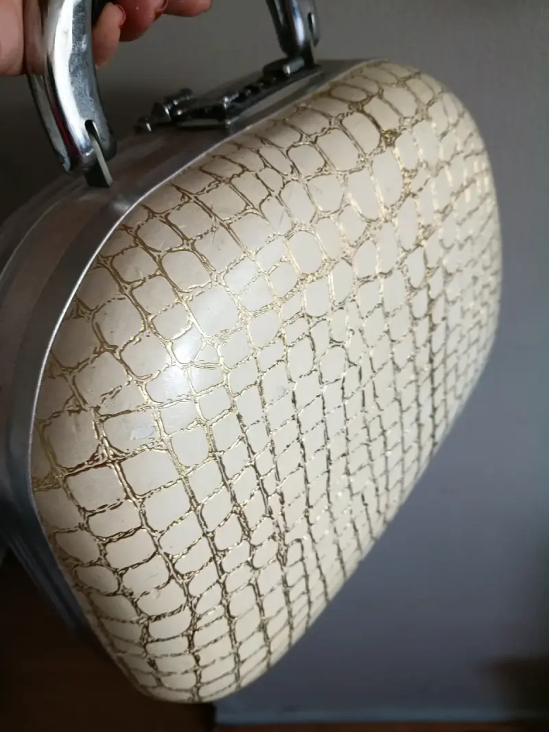 Maletín vintage con diseño de cocodrilo - 3