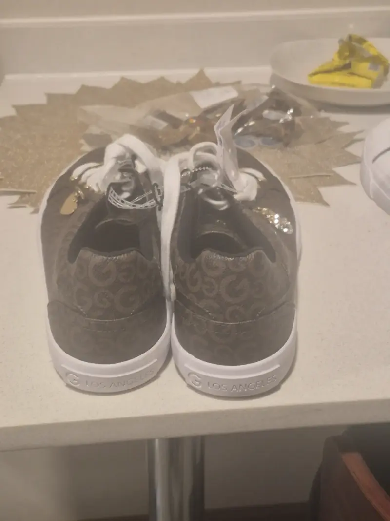 Zapatillas blancas de cuero sintético con diseño texturizado - 4