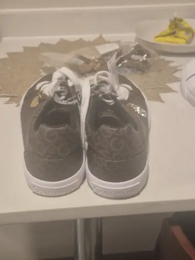 Zapatillas blancas de cuero sintético con diseño texturizado - miniatura 4