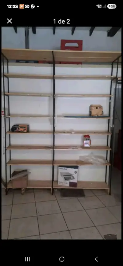 Estantería metálica con repisas de madera - miniatura 1