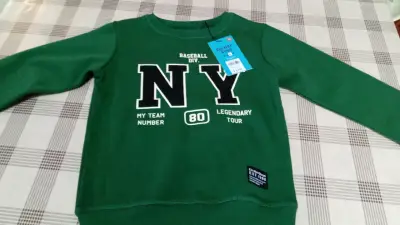 Polerón verde Cluster Boys con diseño NY - miniatura 1