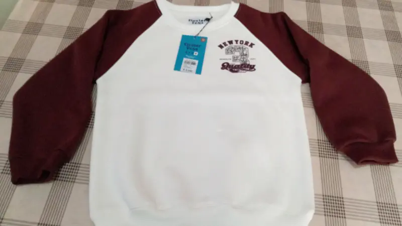 Polerón verde Cluster Boys con diseño NY - 7