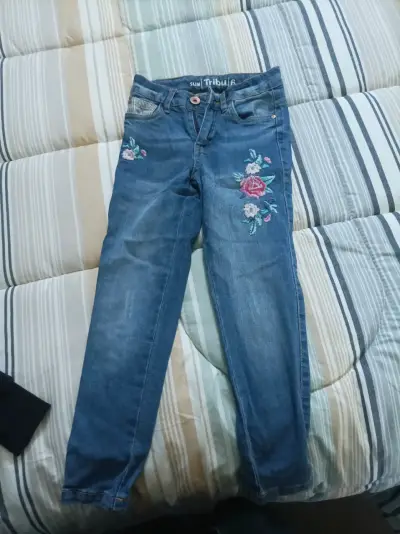 Chaqueta y pantalones de mezclill bordados - miniatura 4