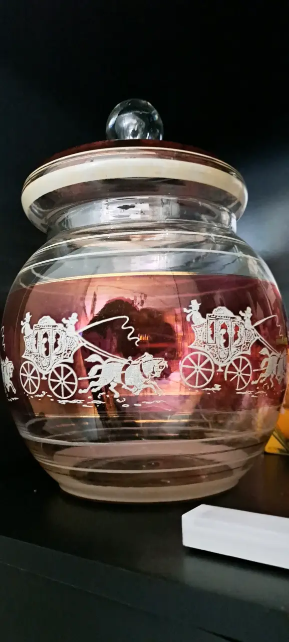 Jarrón de cristal decorativo con diseño de carruajes - 3