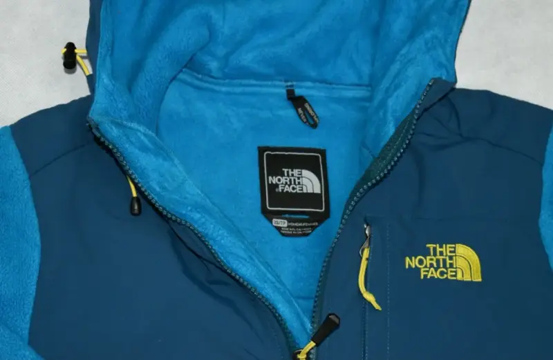 Chaqueta The North Face azul con capucha - 4