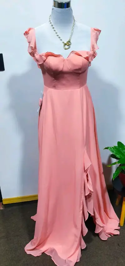 Vestido largo elegante rojo con tirantes - miniatura 3