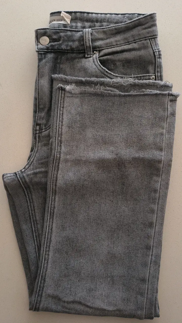 Jeans grises acampanados de mujer Alaniz - 2