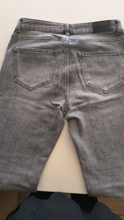 Jeans grises acampanados de mujer Alaniz - miniatura 3