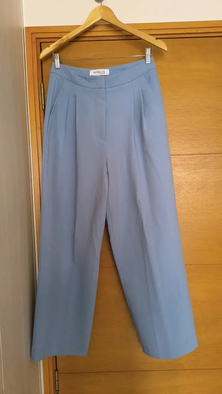 Pantalones celeste marca Marquis