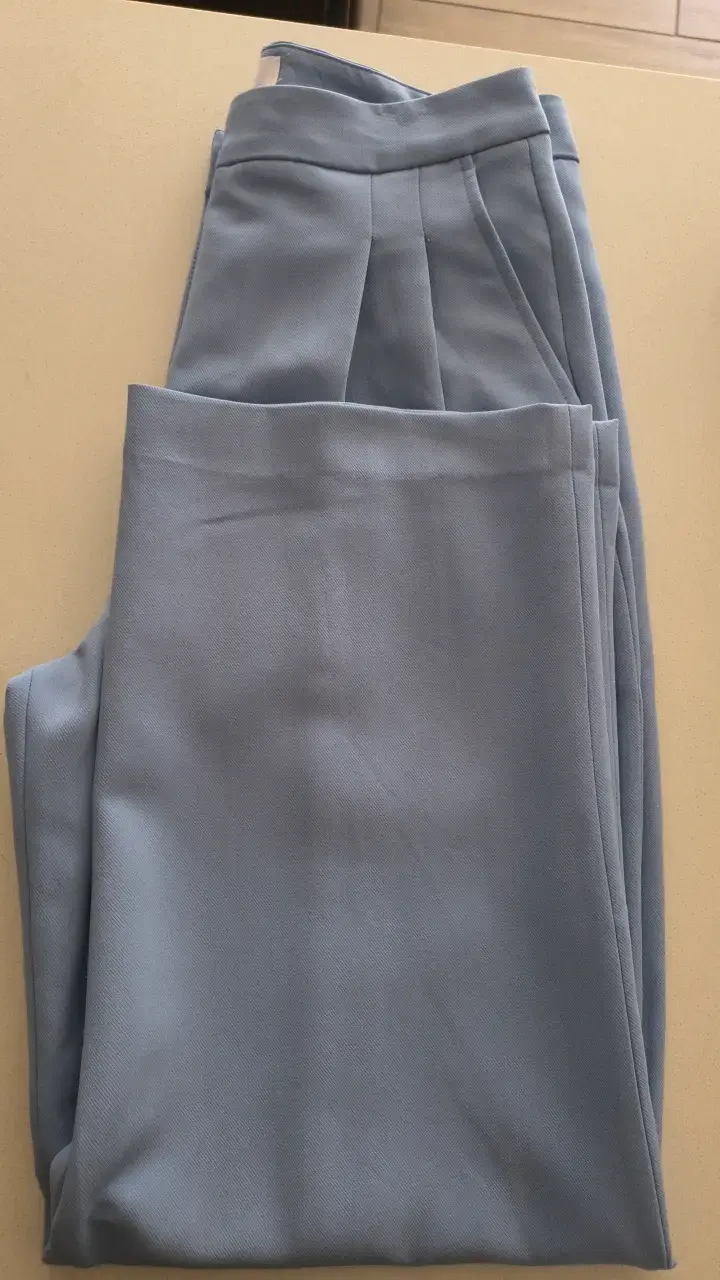 Pantalones celeste marca Marquis - 2