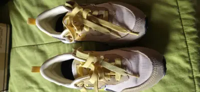 Zapatillas Puma Pikachu para niños talla 33 - miniatura 1