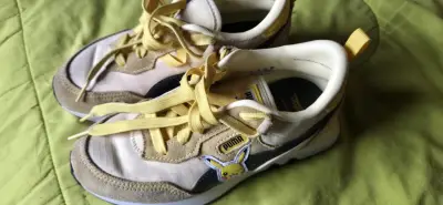 Zapatillas Puma Pikachu para niños talla 33 - miniatura 4