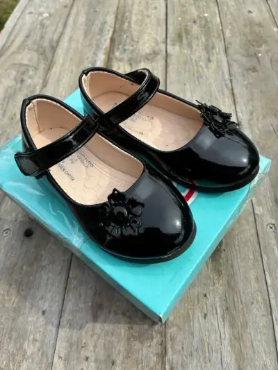Zapatos de charol negro - miniatura 1