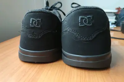 Zapatillas negras DC Shoes para hombre - miniatura 3