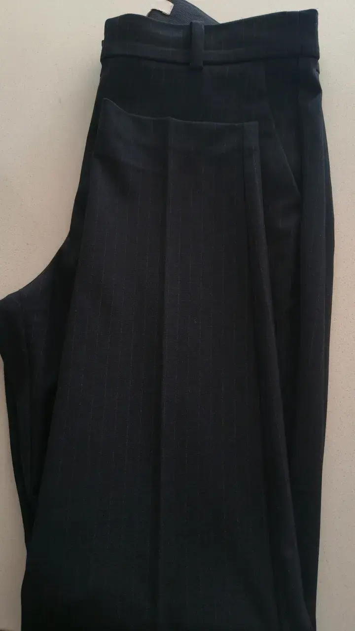 Pantalón de vestir negro con líneas para mujer - 2