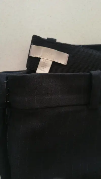 Pantalón de vestir negro con líneas para mujer - miniatura 4