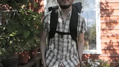 Mochila urbana negra con reflectantes - miniatura 3
