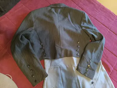 Traje de Huasa salon talla M con faja y sombrero. - miniatura 3