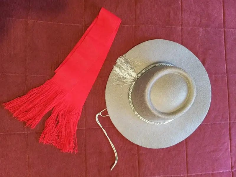 Traje de Huasa salon talla M con faja y sombrero. - 5