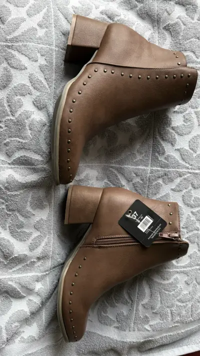Botines marrón con tachas, talla 37 - miniatura 1