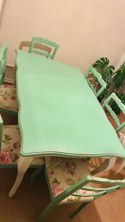 Mesa de comedor vintage con 6 sillas - miniatura 1
