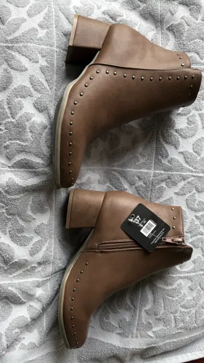 Botines  marrón con tachas - miniatura 1