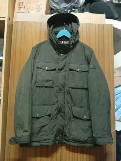 Chaqueta verde Tommy Hilfiger con capucha - miniatura 1