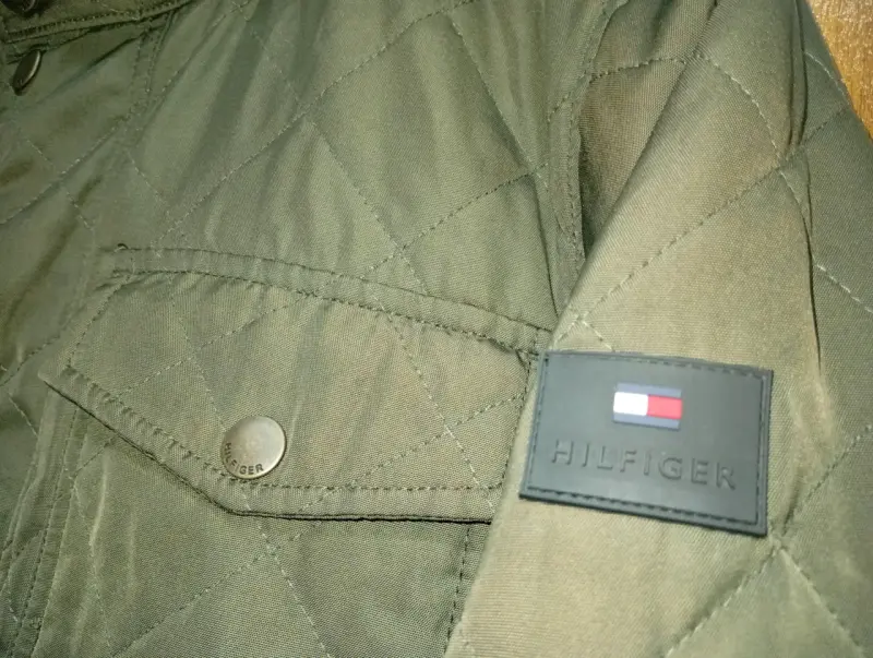Chaqueta verde Tommy Hilfiger con capucha - 2