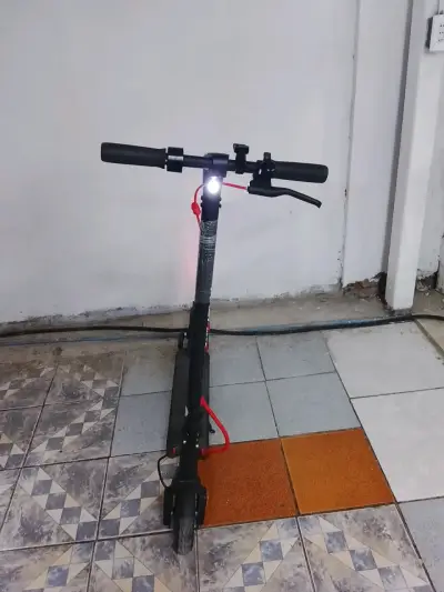 Scooter eléctrico Wildstride plegable - miniatura 3
