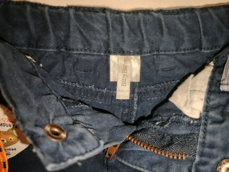 Pantalones de bebé azul oscuro con detalles naranjas - 3