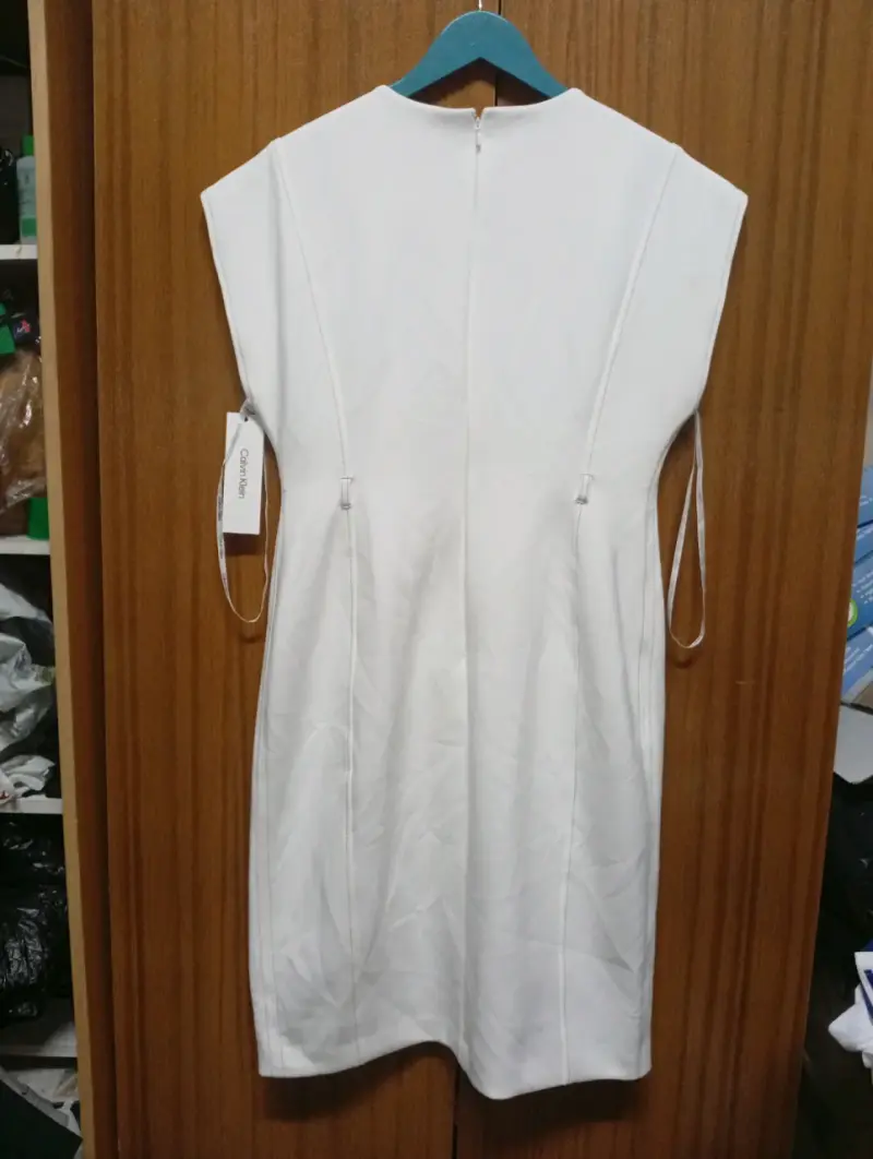 Vestido blanco Calvin Klein elegante - 4