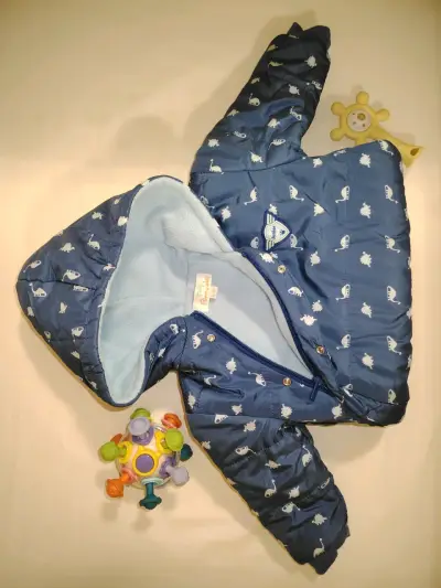 Enterito de invierno para bebé azul con capucha - miniatura 1