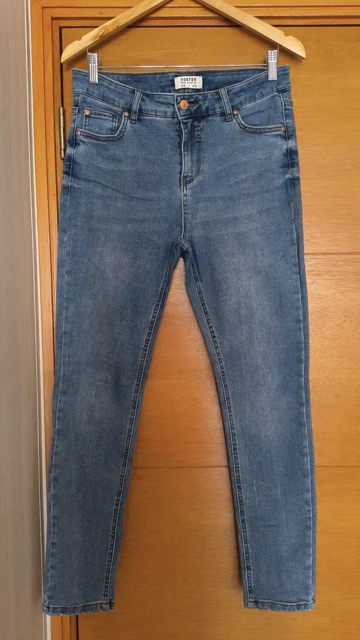 Jeans azul clásico Foster para mujer