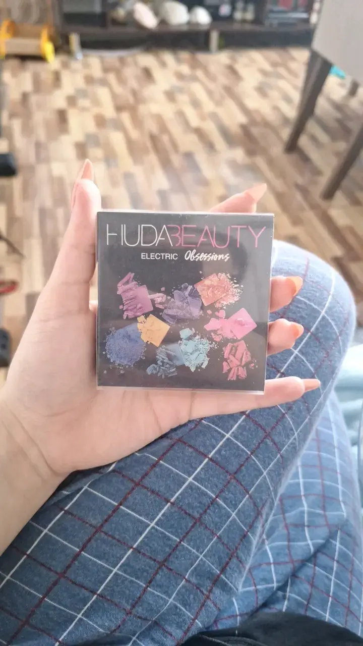 Paleta de Sombras Huda Beauty Electric Obsessions - 1