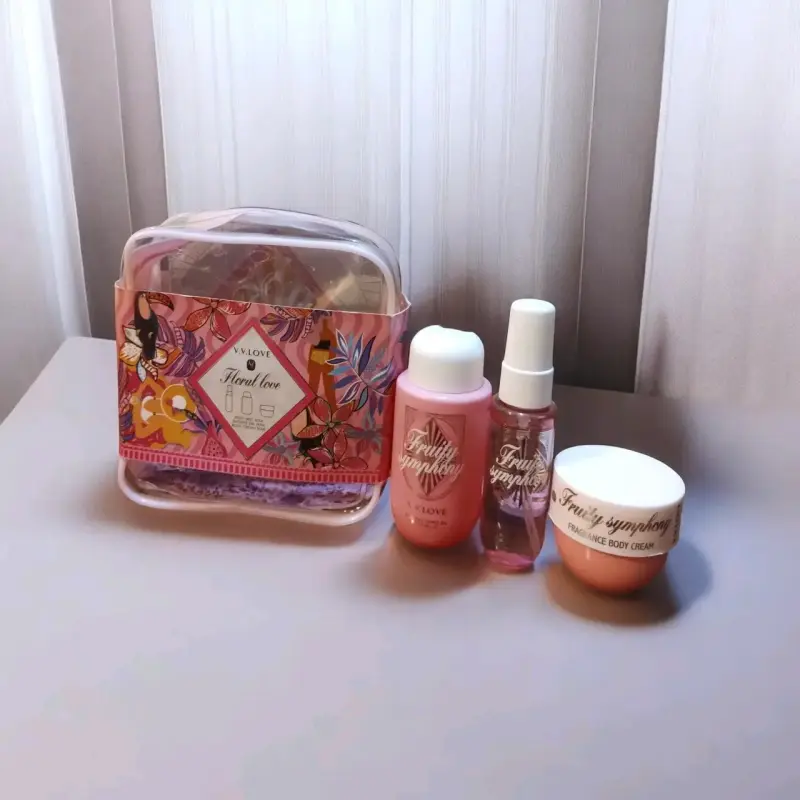 Set de cuidado personal V-Love Floral Love