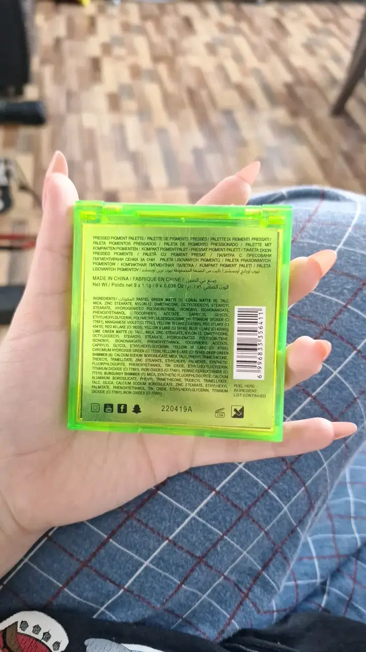 Paleta de Sombras Neon Huda Beauty - 2