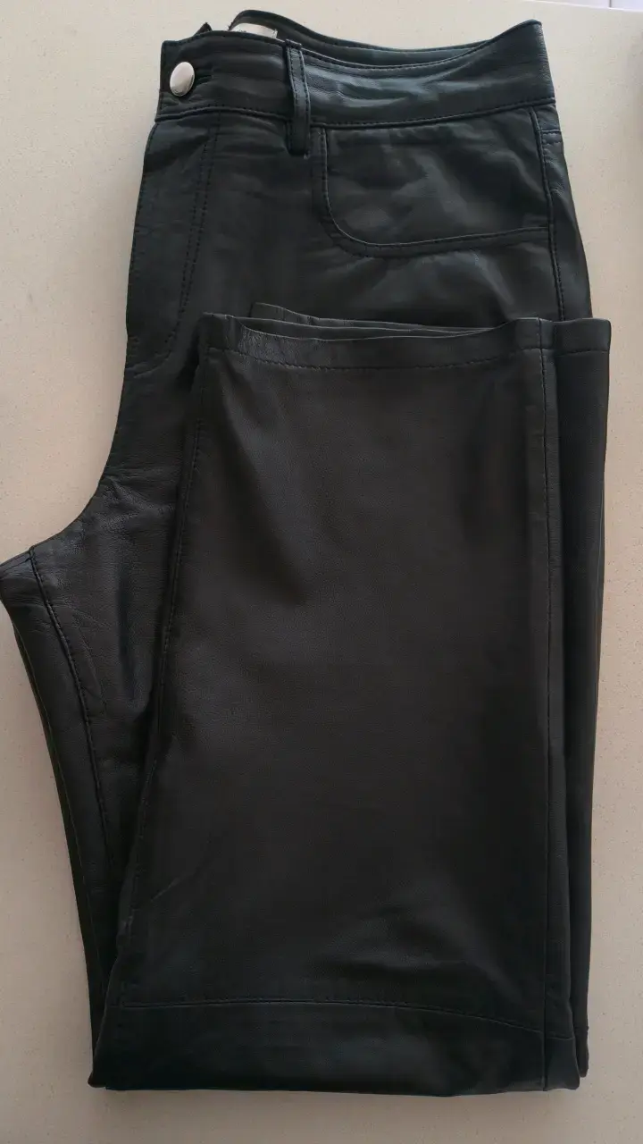 Pantalones de cuero negro para mujer - 2