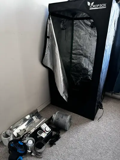 Kit de cultivo interior con carpa y ventilador - miniatura 4