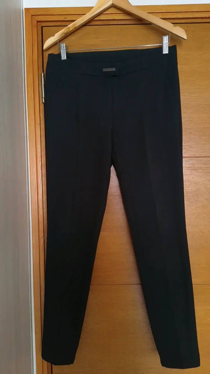 Pantalón negro elegante para mujer